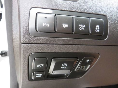 Used 2012 Hyundai Equus Signature image 29