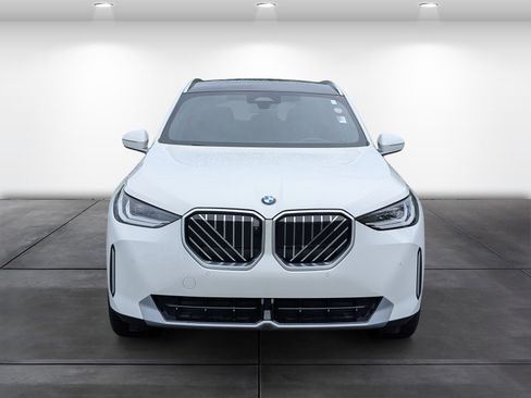 Used 2025 BMW X3 xDrive30i w/ Premium Package AWD/4WD image 4