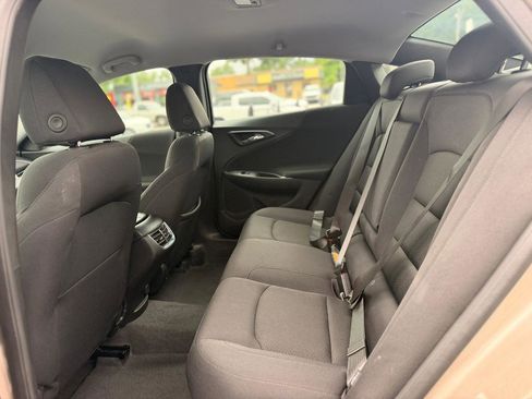 Used 2025 Chevrolet Malibu LT FWD image 15
