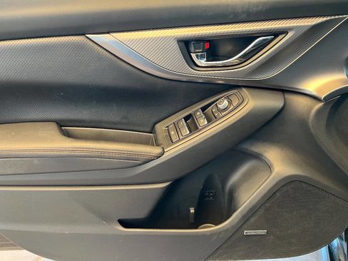 Used 2022 Subaru Crosstrek 2.5i Limited w/ Moonroof Package 2 image 9