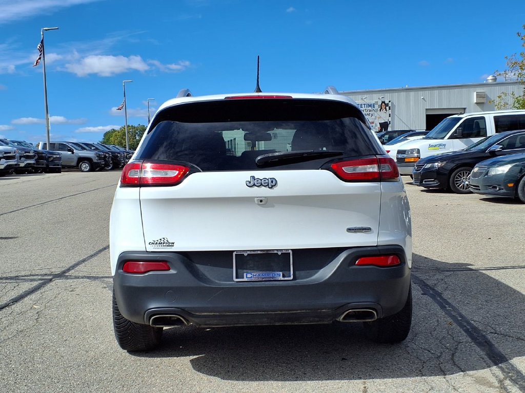 Used 2018 Jeep Cherokee Latitude Plus FWD image 5