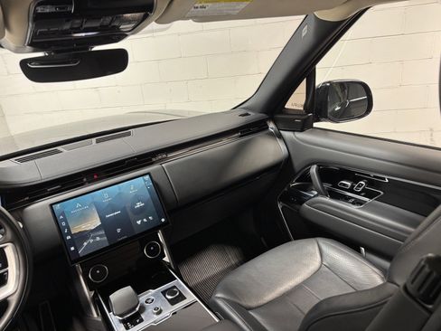 Used 2023 Land Rover Range Rover Long Wheelbase SE AWD/4WD image 37