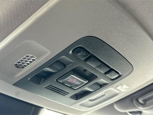 Used 2021 Toyota Camry XLE w/ Navigation Upgrade Package image 24