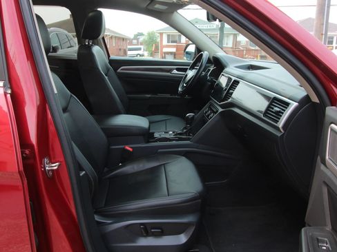 Used 2019 Volkswagen Atlas SEL R-Line FWD image 10