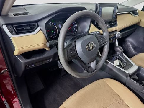 Certified 2020 Toyota RAV4 XLE w/ Convenience Package AWD/4WD image 19