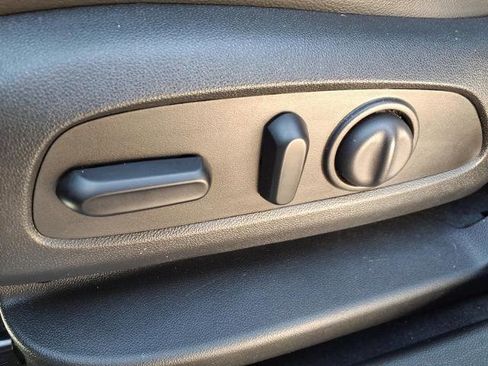 Used 2023 GMC Acadia SLT w/ Elevation Edition image 22