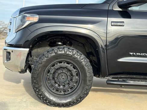 Used 2020 Toyota Tundra Limited w/ Limited Premium Package image 5