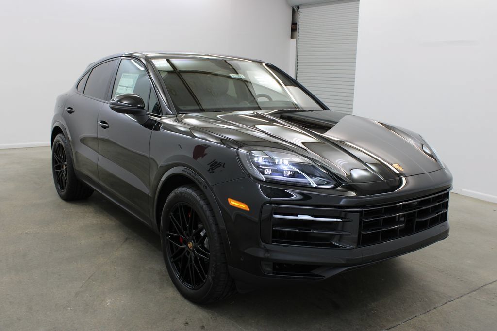 Used 2025 Porsche Cayenne S AWD/4WD image 9