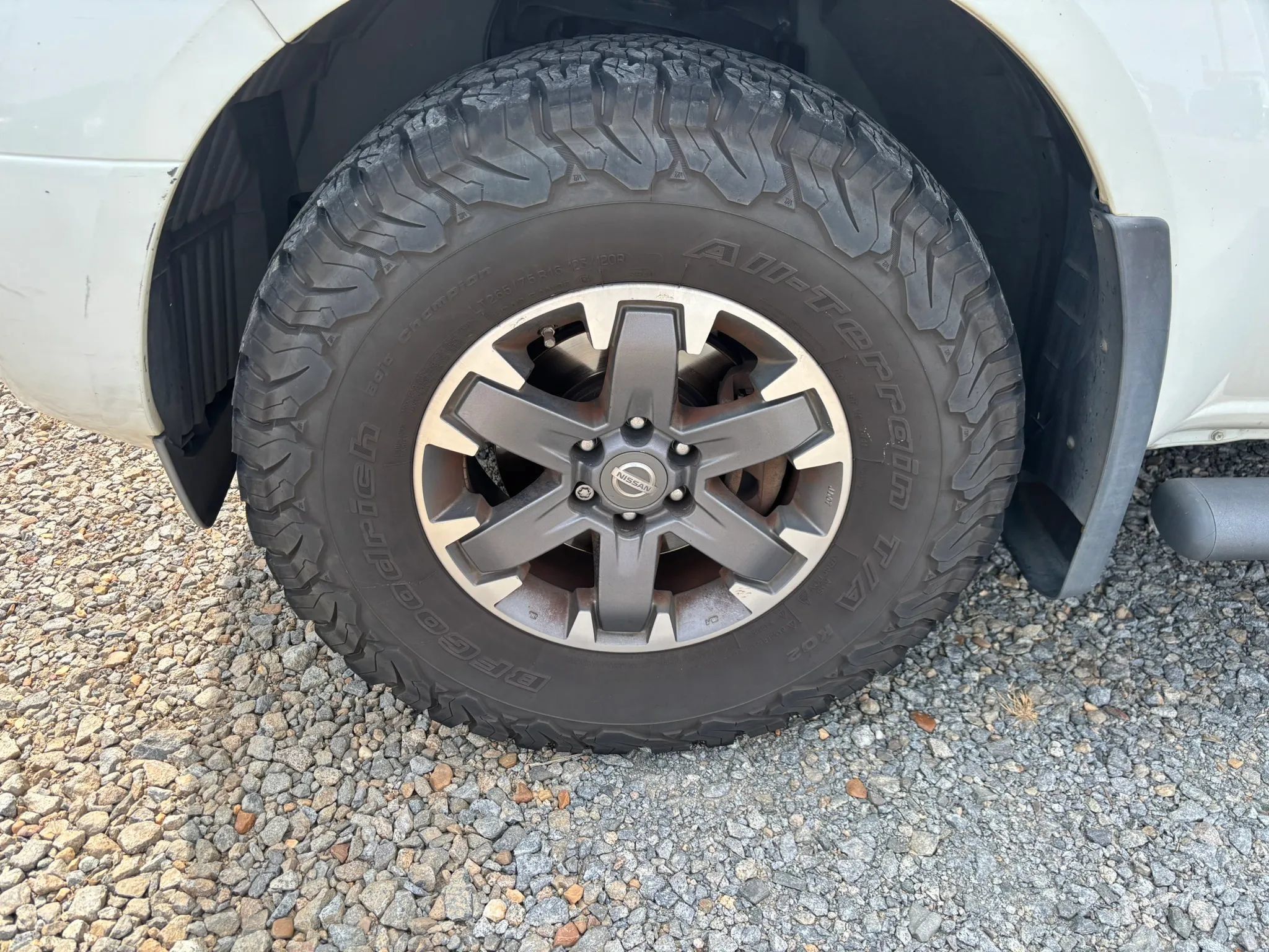 Used 2015 Nissan Frontier PRO-4X w/ Pro-4x Luxury Package AWD/4WD image 9