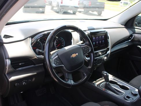 Used 2020 Chevrolet Traverse LT FWD image 24