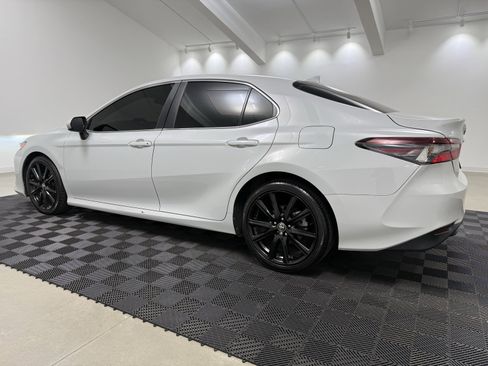 Used 2022 Toyota Camry LE image 5