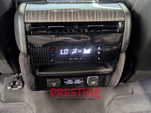 Used 2022 Jeep Wagoneer Series II w/ Convenience Group I RWD image 31