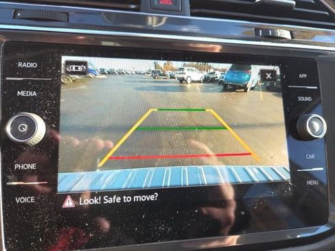 Used 2023 Volkswagen Tiguan SE image 15