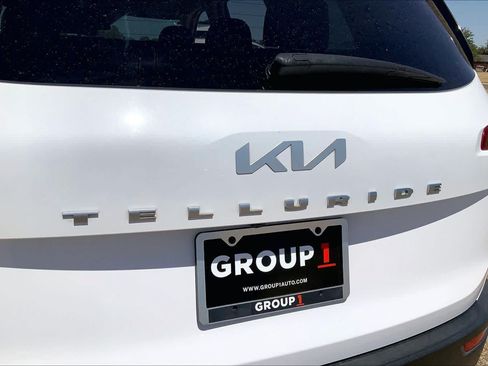 Certified 2022 Kia Telluride S FWD image 32