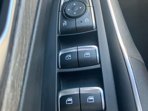 Used 2023 Kia Sorento S w/ Panoramic Sunroof Package AWD/4WD image 12
