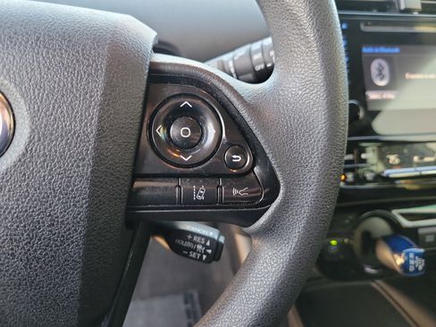 Used 2019 Toyota Prius LE image 17