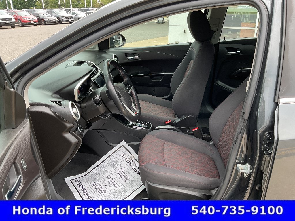 Used 2020 Chevrolet Sonic LT w/ Convenience Package FWD image 24
