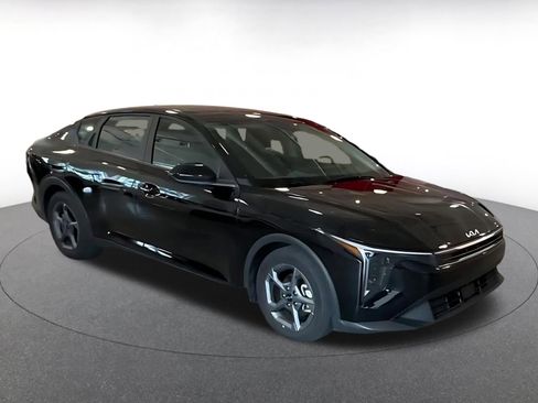 Used 2025 Kia K4 FWD image 15