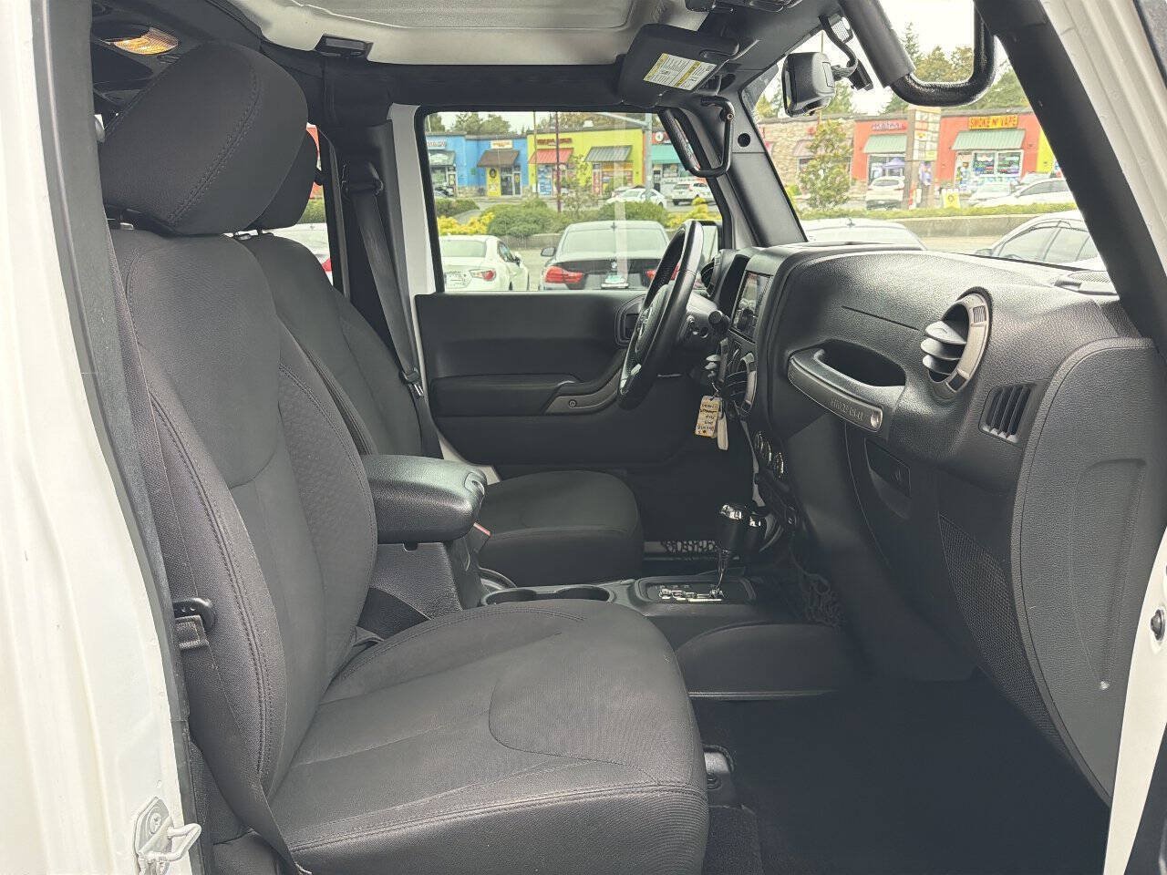 Used 2015 Jeep Wrangler Unlimited Sport w/ Quick Order Package 24S AWD/4WD image 30