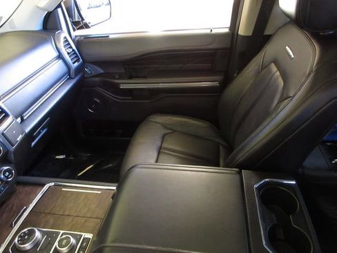 Certified 2020 Ford Expedition Platinum image 23