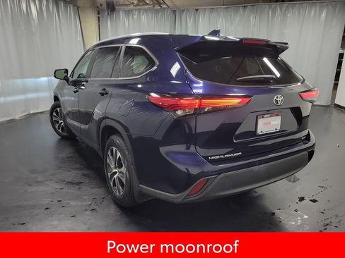 Used 2023 Toyota Highlander XLE FWD image 6