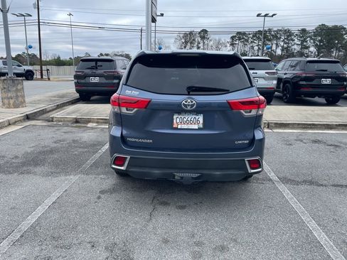 Used 2017 Toyota Highlander Limited image 6