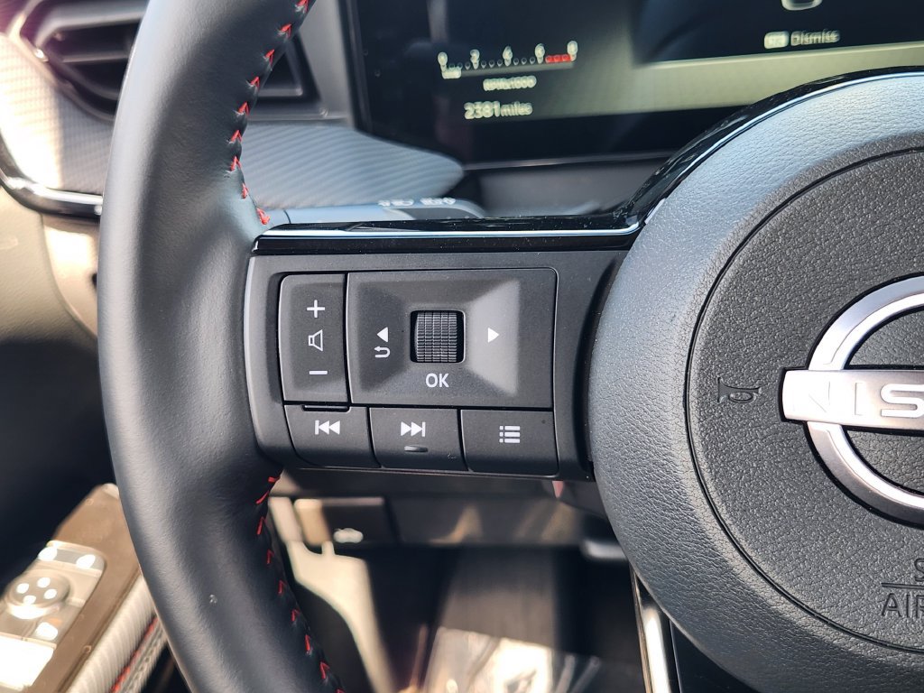 Used 2026 Nissan Kicks SR w/ SR Premium Package FWD image 29