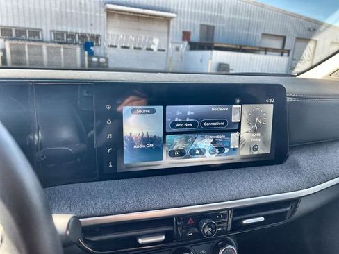 Used 2025 Nissan Kicks SV w/ Charging Package image 13