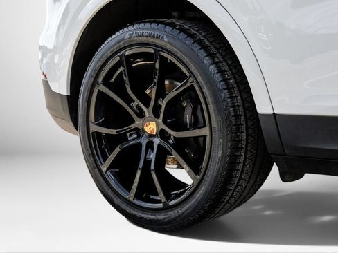 Used 2021 Porsche Cayenne AWD/4WD image 49