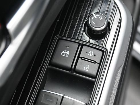 Used 2025 Toyota Sienna XSE image 12