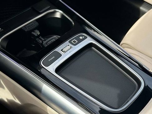 Certified 2025 Mercedes-Benz GLA 250 4MATIC image 30