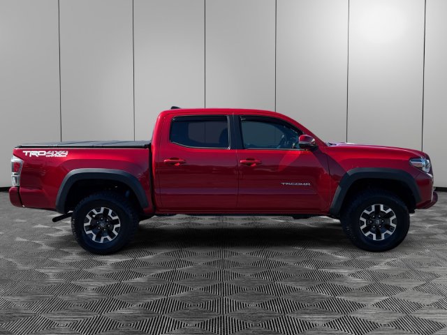 Used 2022 Toyota Tacoma TRD Off-Road w/ Technology Package AWD/4WD image 6