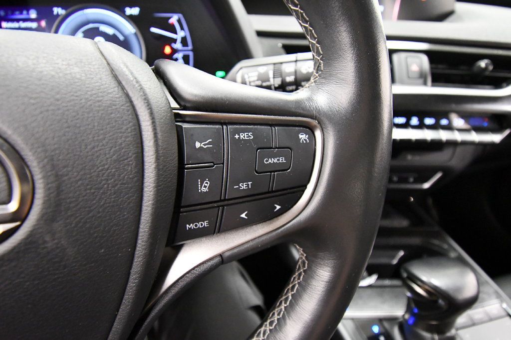 Used 2019 Lexus UX 250h w/ Premium Package AWD/4WD image 21