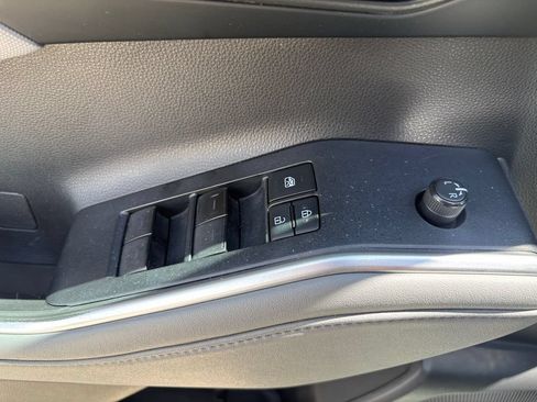 Used 2020 Toyota Highlander L AWD/4WD image 22