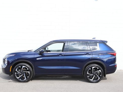 Used 2025 Mitsubishi Outlander 4WD Plug-In Hybrid image 20