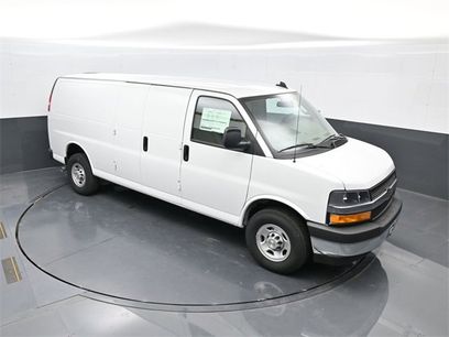 New 2024 Chevrolet Express 3500 Extended w/ Chrome Appearance Package