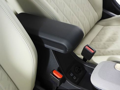 Certified 2025 MINI Cooper 4-Door Hardtop image 16