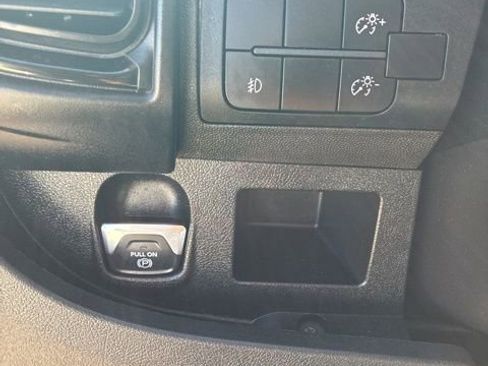 Used 2025 RAM ProMaster 2500 w/ Convenience Group image 29