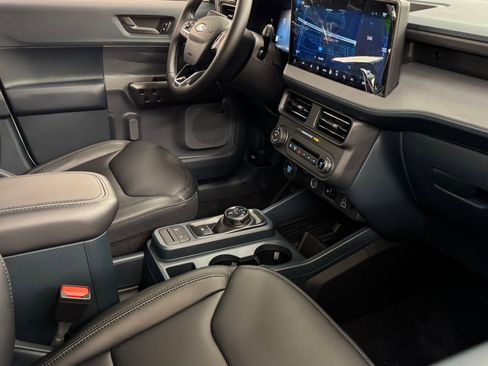 New 2025 Ford Maverick Lariat w/ Black Appearance Package image 36