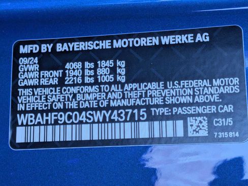 Used 2025 BMW Z4 M40i w/ Premium Package image 34