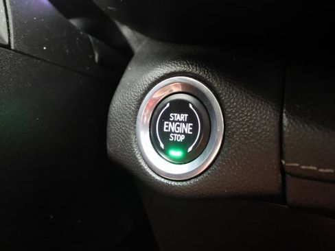 Used 2023 Buick Envision Essence image 19