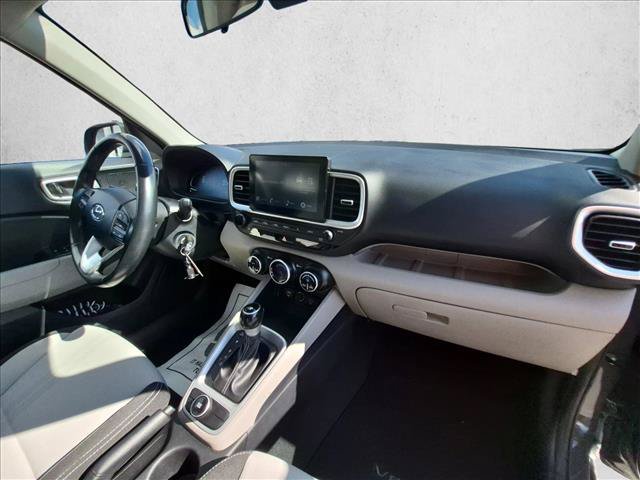 Used 2023 Hyundai Venue SEL FWD image 21