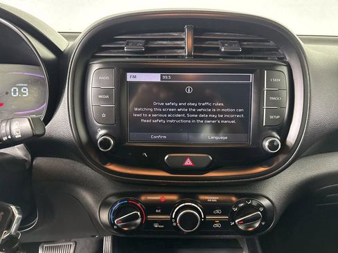 Used 2024 Kia Soul LX image 14