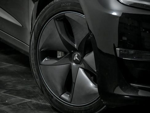 Used 2018 Tesla Model 3 Long Range image 3