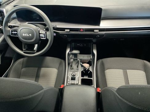 Used 2025 Kia Sorento LX FWD image 31