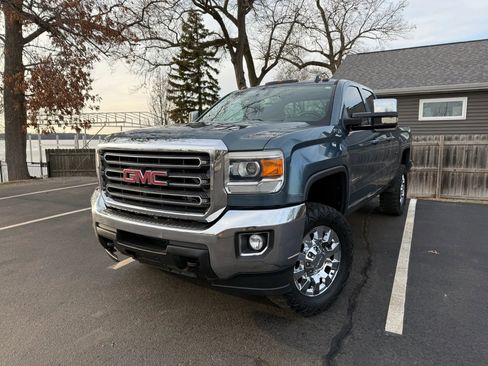 Used 2015 GMC Sierra 2500 SLE w/ SLE Preferred Package image 1