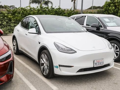 Used 2020 Tesla Model Y Long Range image 3