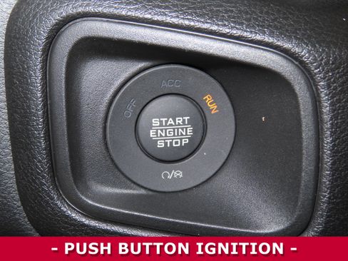 Used 2025 Jeep Gladiator Sport image 16