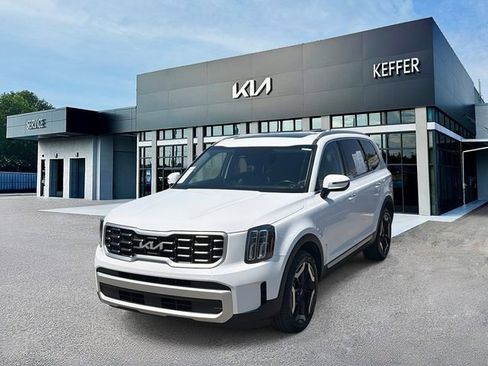 Used 2025 Kia Telluride S AWD/4WD image 1