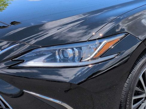 Used 2024 Lexus ES 350 w/ Premium Package FWD image 11